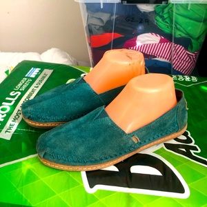 Toms Shoes Womens Teal green Classic Slip On Comfort Loafer Shoes Size 7